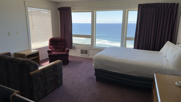 One Bedroom Double Queen Oceanfront Suite Photo 1