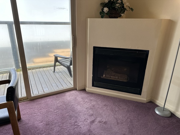 King Studio Oceanfront with Balcony and Fireplace Photo 4