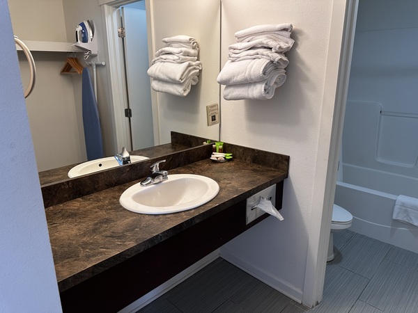 King Studio Oceanfront with Balcony Photo 7