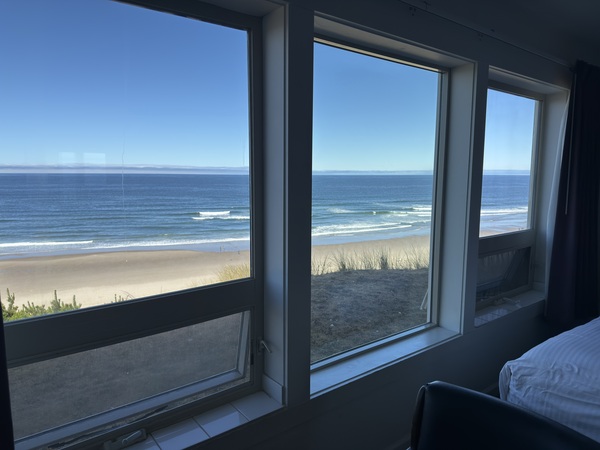 Double Queen Studio Oceanfront Photo 4