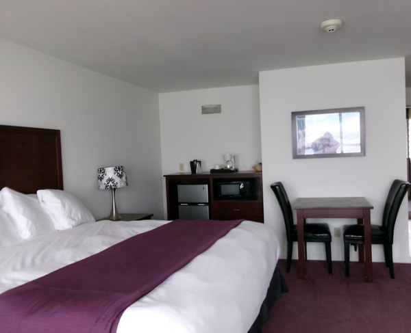 King Studio Oceanfront with Balcony Photo 1