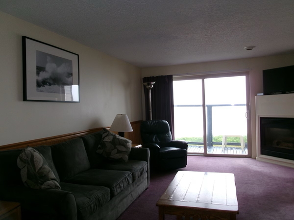 Two Bedroom Oceanfront Suite Photo 4